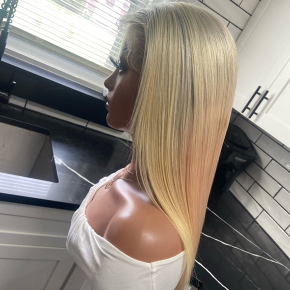 Human Hair Lace Front Wig - 26” in length: Russian hair - Picture 6 of 6